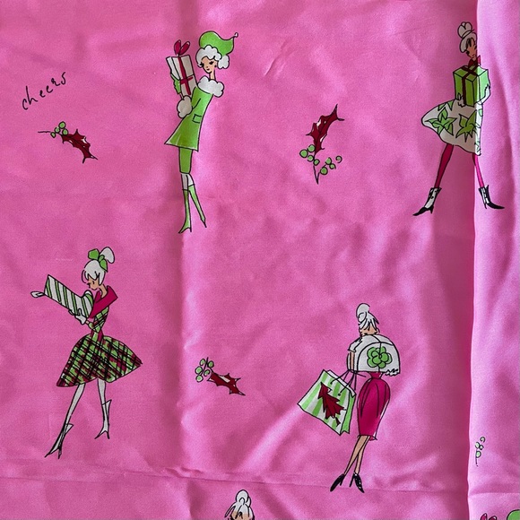 Ladies pink and green silk scarf - Picture 3 of 4
